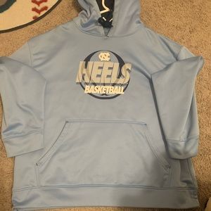 Majestic large UNC basketball hoodie